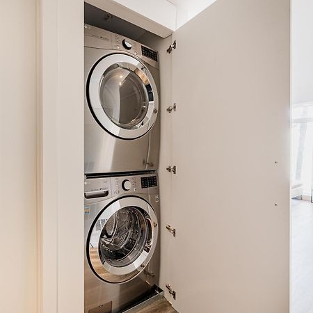 Westview Luxury Suites Ottawa Buitenkant foto
