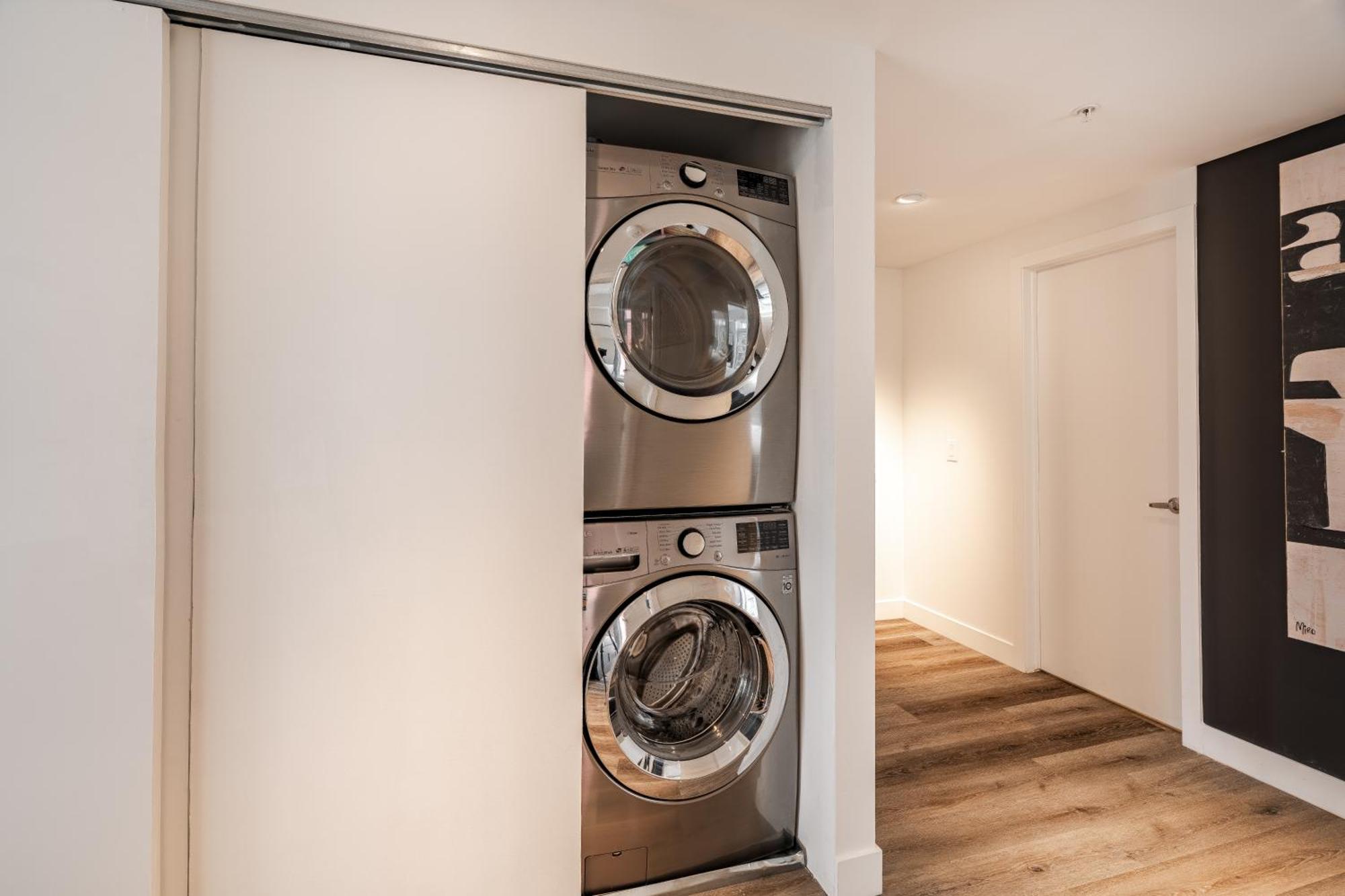Westview Luxury Suites Ottawa Buitenkant foto