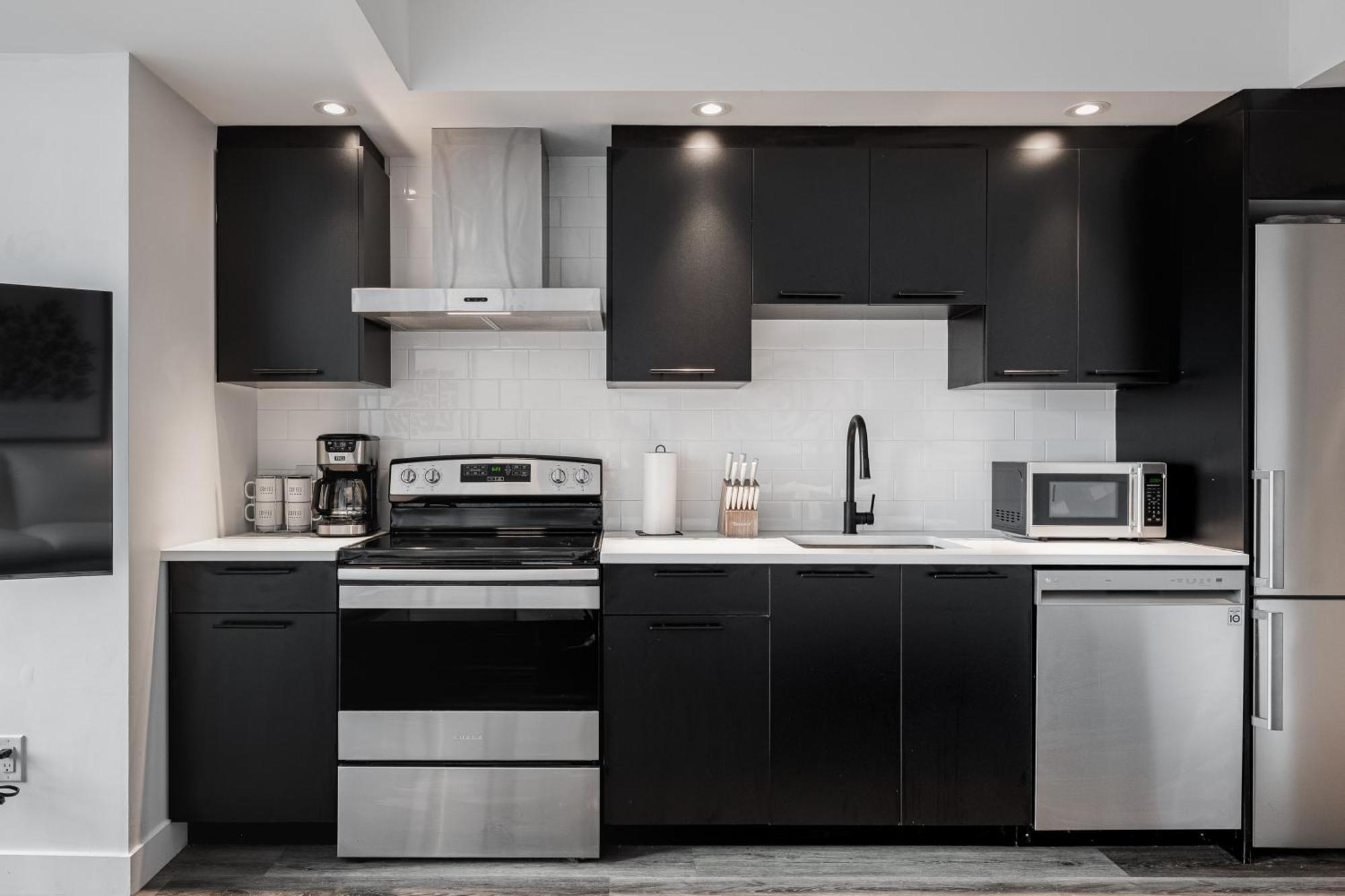 Westview Luxury Suites Ottawa Buitenkant foto