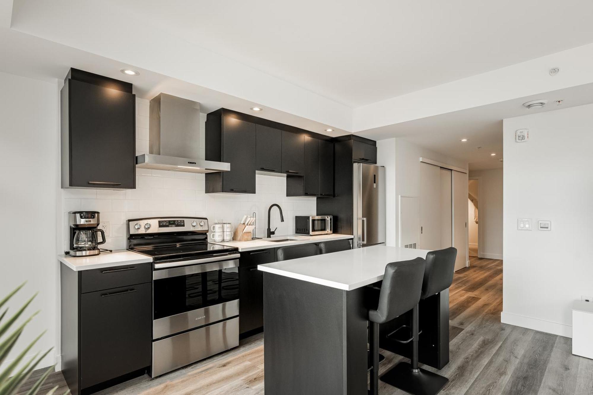 Westview Luxury Suites Ottawa Buitenkant foto