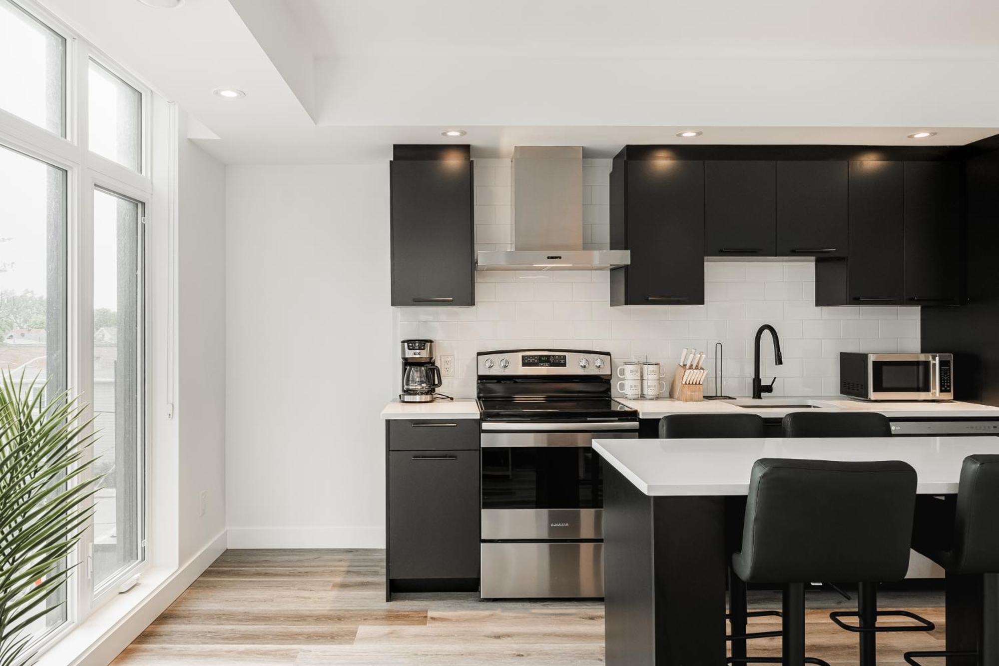 Westview Luxury Suites Ottawa Buitenkant foto