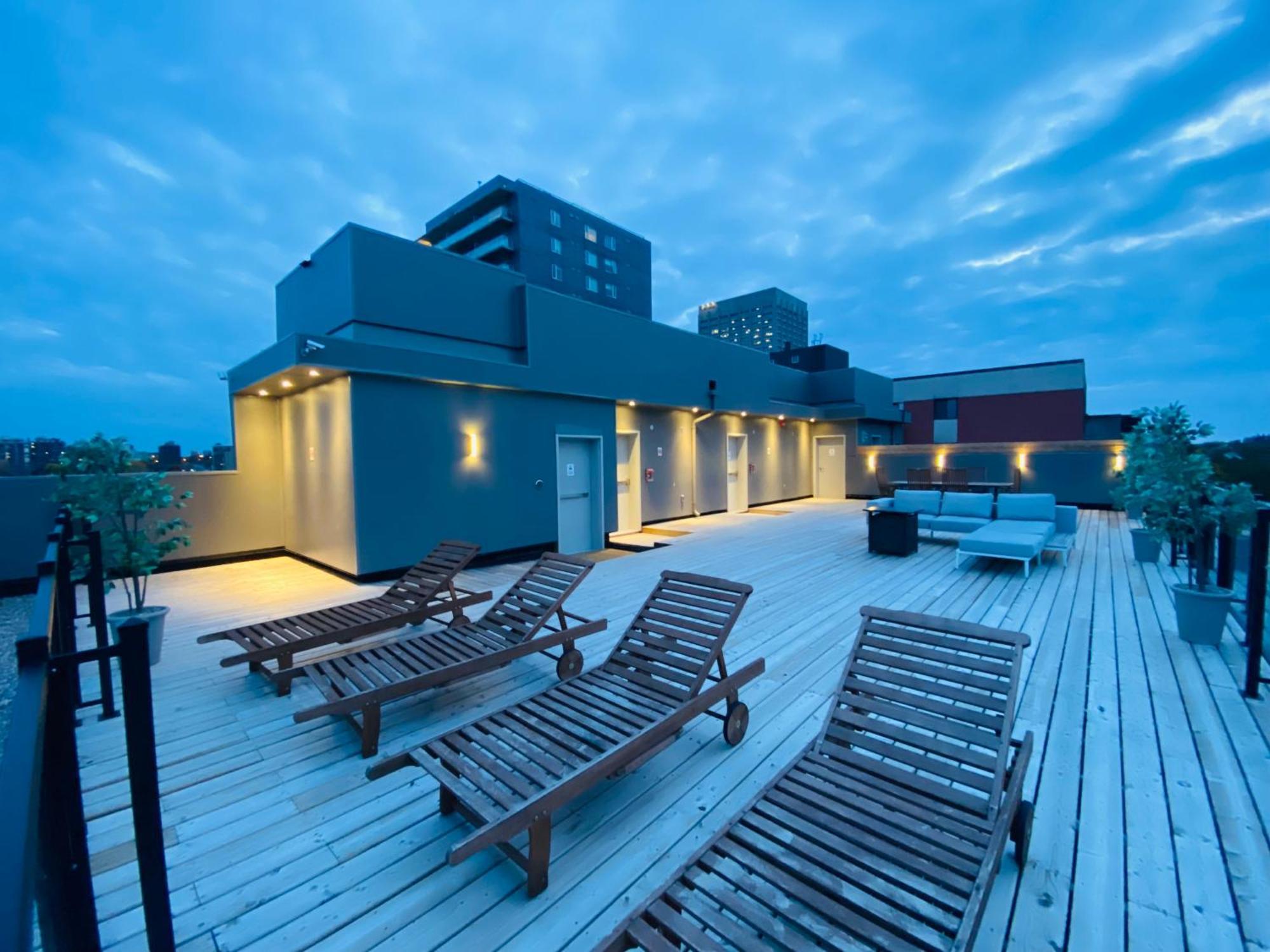 Westview Luxury Suites Ottawa Buitenkant foto