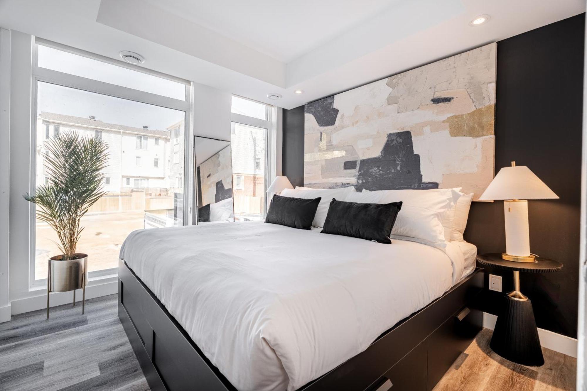Westview Luxury Suites Ottawa Buitenkant foto