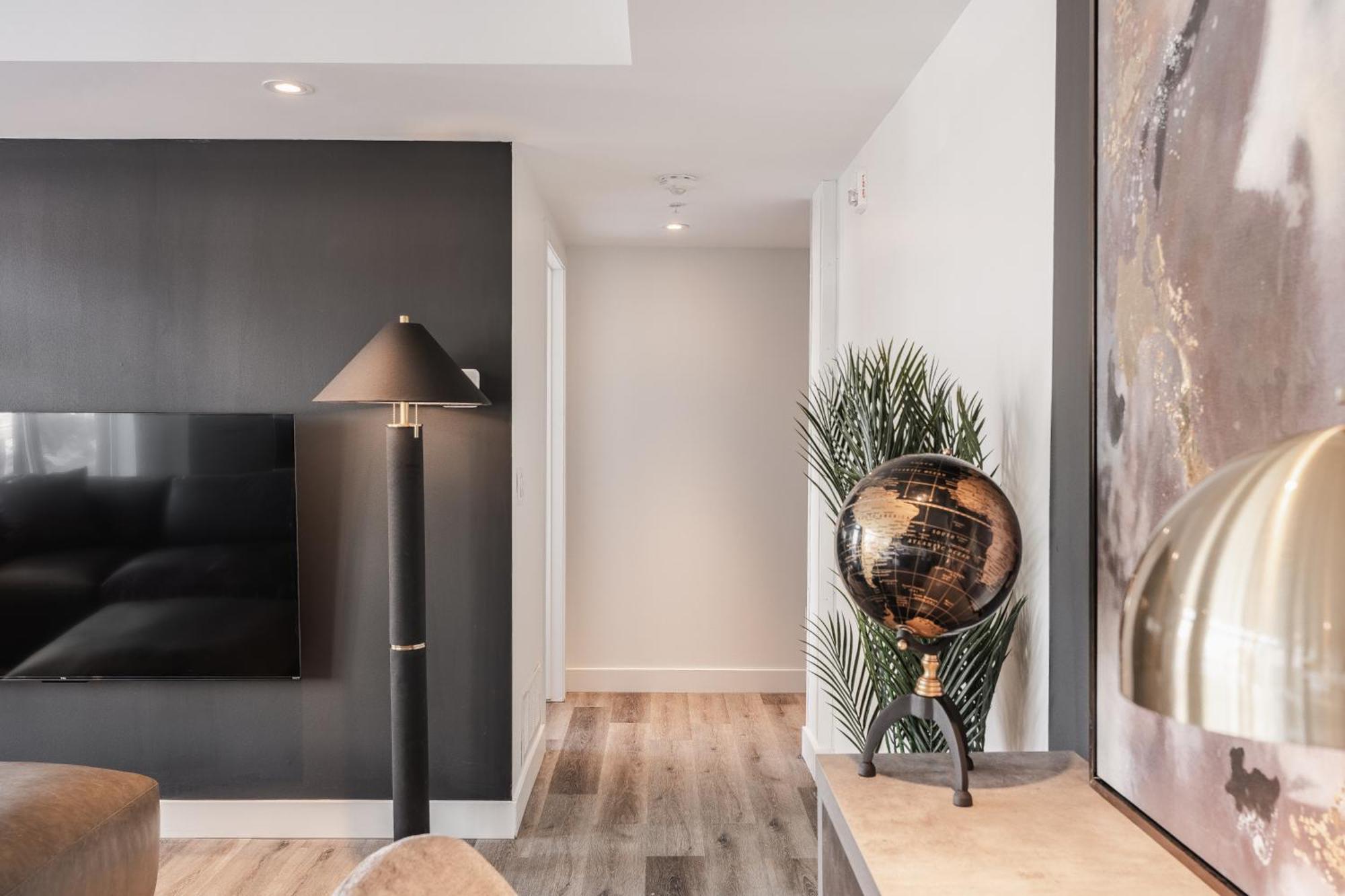 Westview Luxury Suites Ottawa Buitenkant foto
