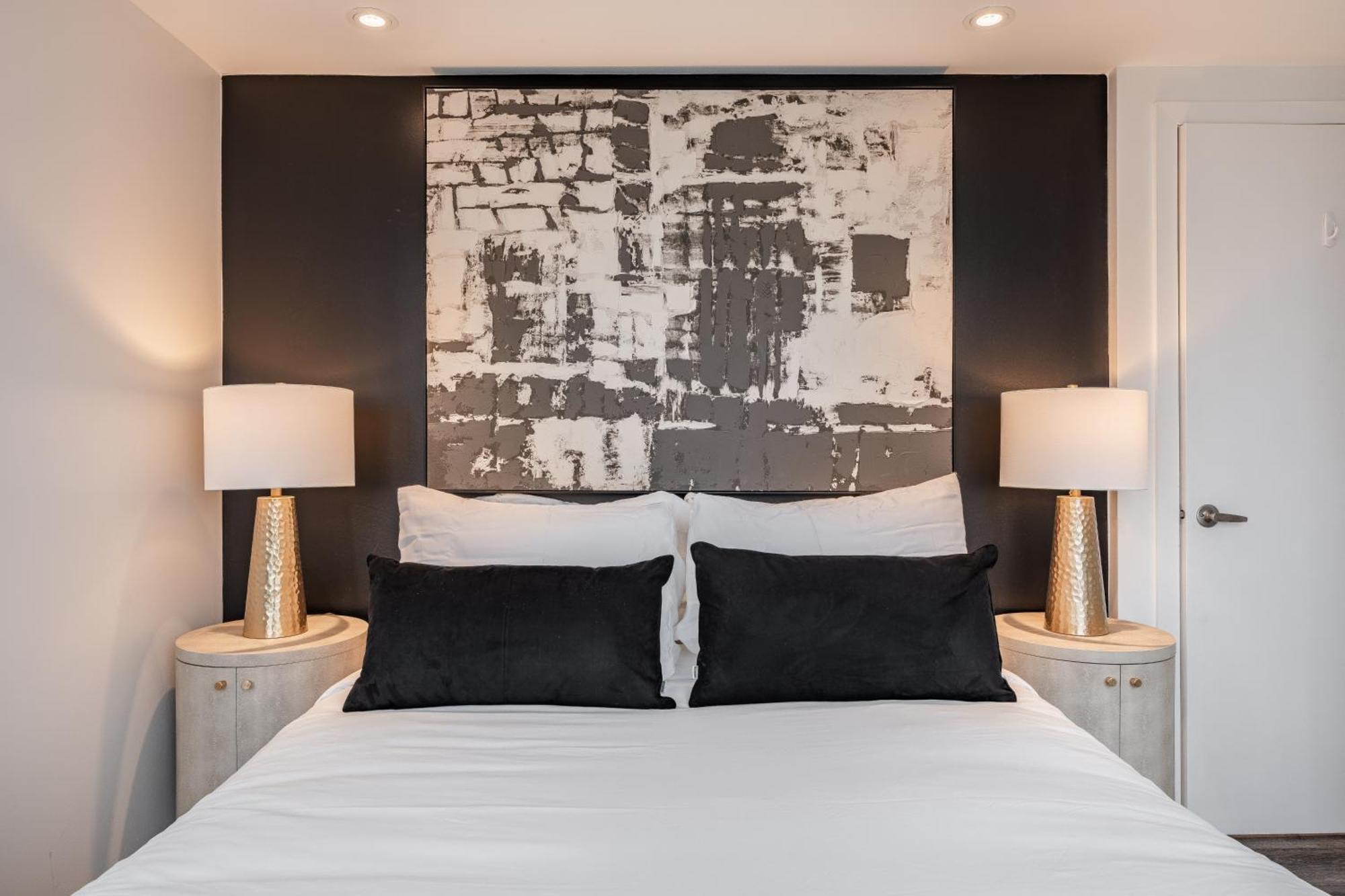 Westview Luxury Suites Ottawa Buitenkant foto